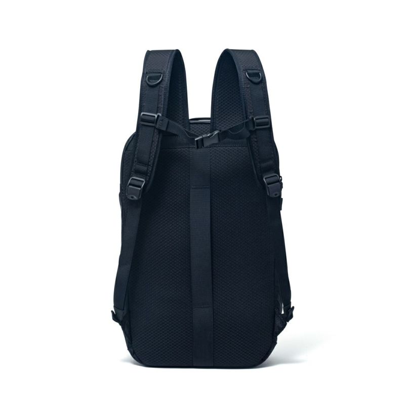 BEAMS DESIGN Waterproof バックパック(M) ブラック