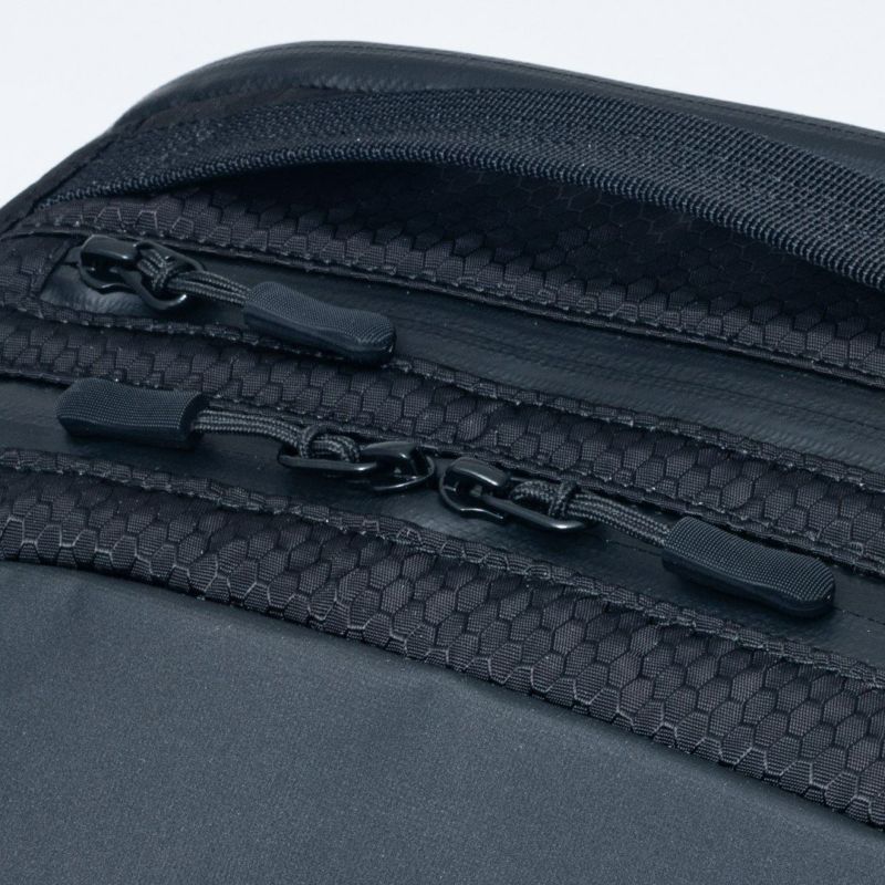 BEAMS DESIGN Waterproof バックパック(M) ブラック