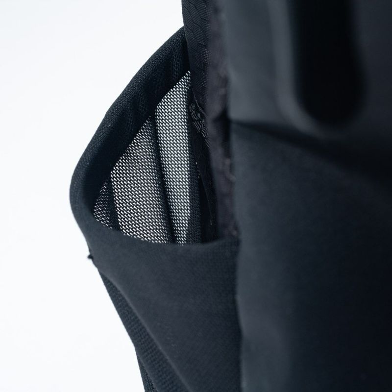 BEAMS DESIGN Waterproof バックパック(M) ブラック