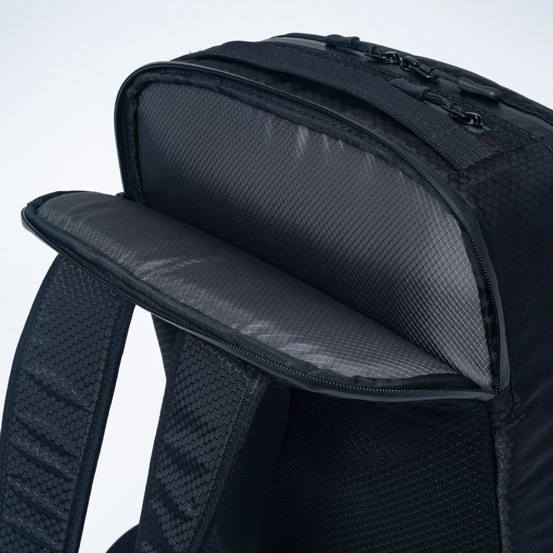 BEAMS DESIGN Waterproof バックパック(M) ブラック