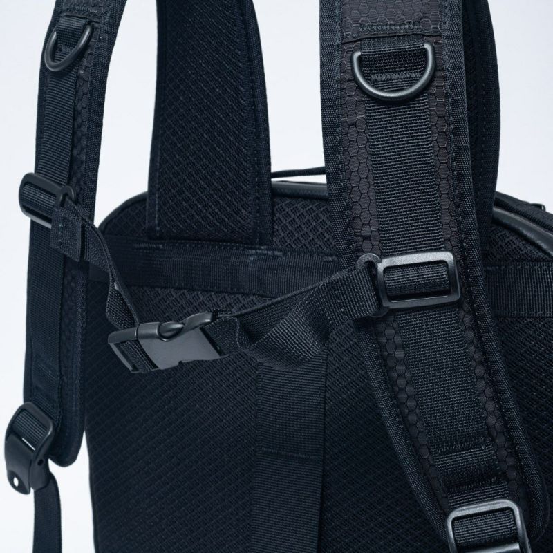 BEAMS DESIGN Waterproof バックパック(M) ブラック