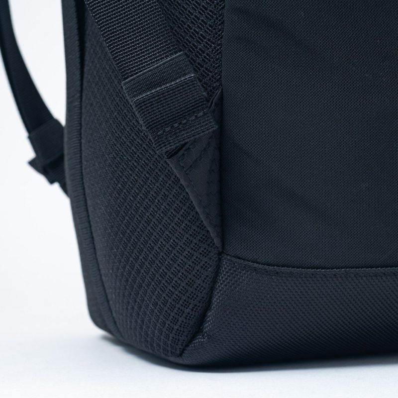 BEAMS DESIGN Waterproof バックパック(M) ブラック