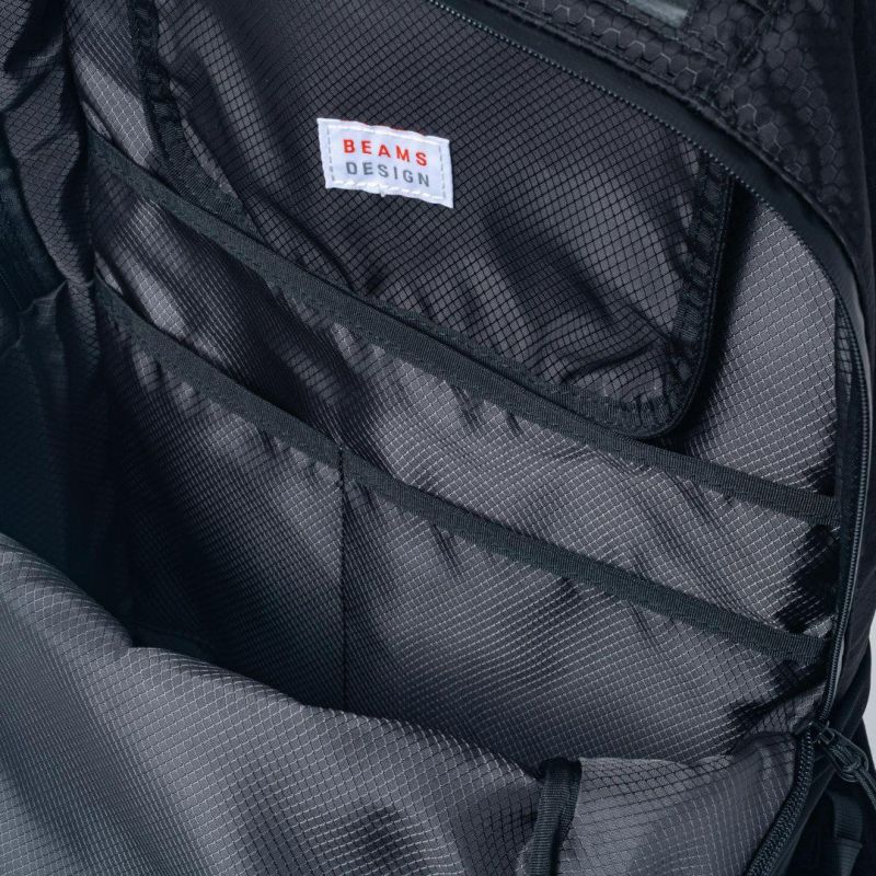 BEAMS DESIGN Waterproof バックパック(M) ブラック