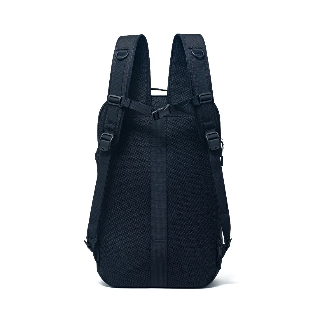 BEAMS DESIGN Waterproof バックパック(S) ブラック