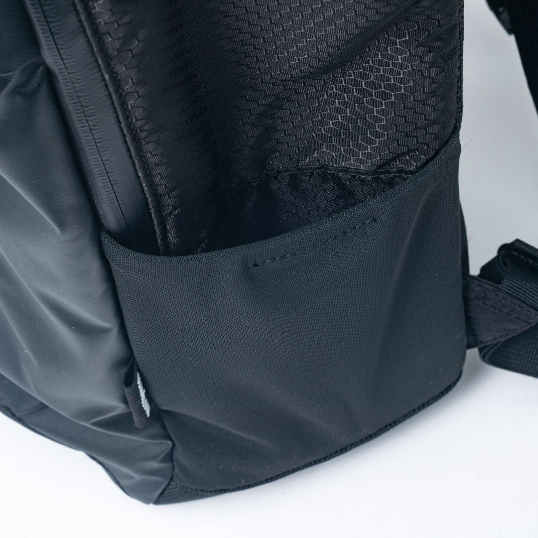 BEAMS DESIGN Waterproof バックパック(S) ブラック