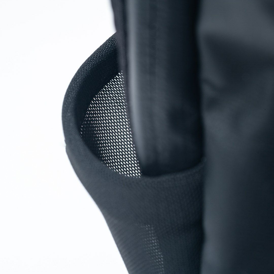 BEAMS DESIGN Waterproof バックパック(S) ブラック