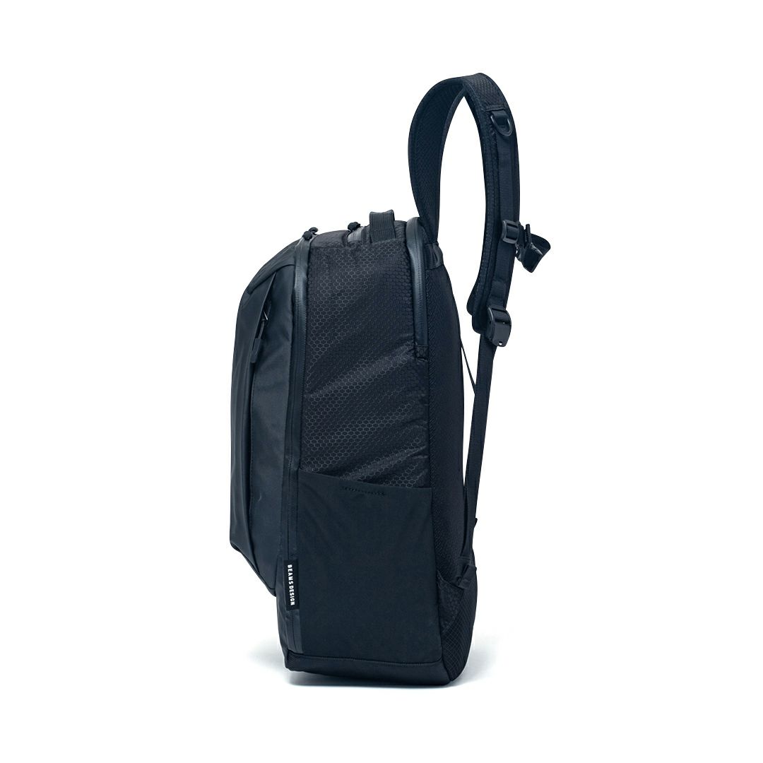 BEAMS DESIGN Waterproof バックパック(L) ブラック