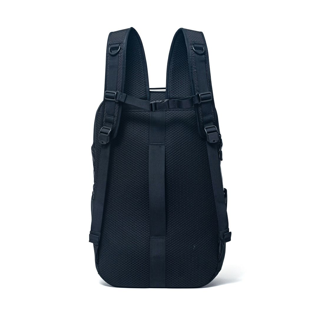 BEAMS DESIGN Waterproof バックパック(L) ブラック