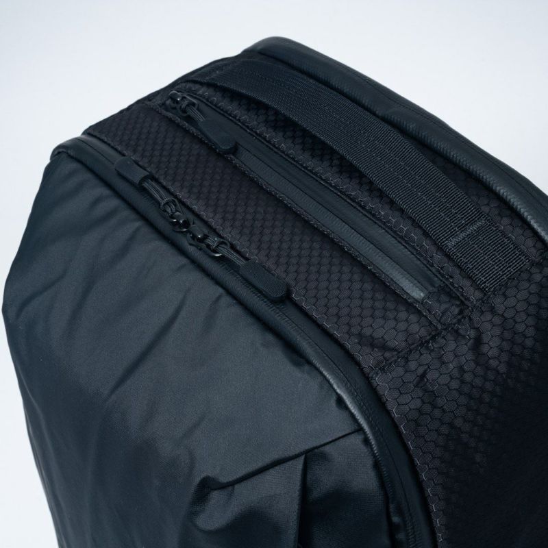 BEAMS DESIGN Waterproof バックパック(L) ブラック