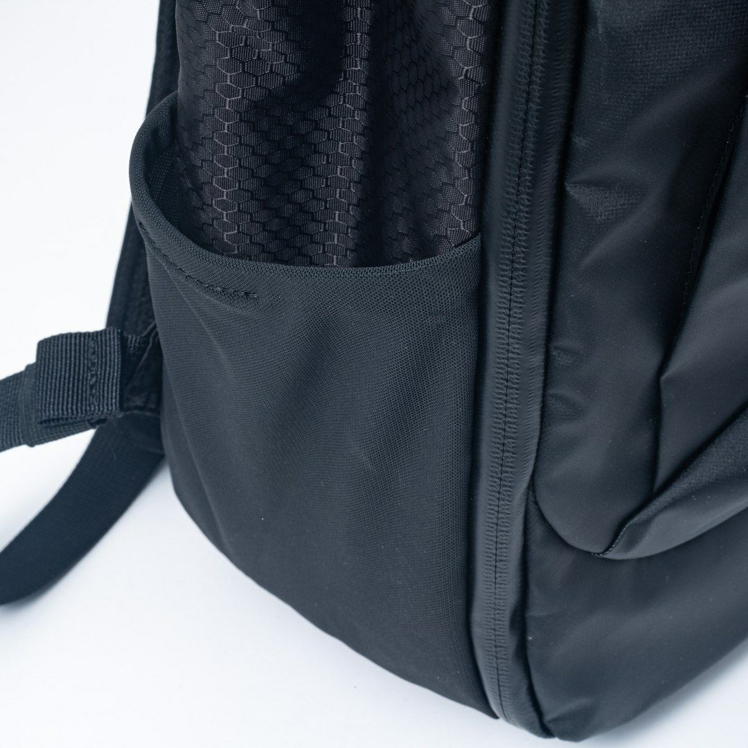 BEAMS DESIGN Waterproof バックパック(L) ブラック