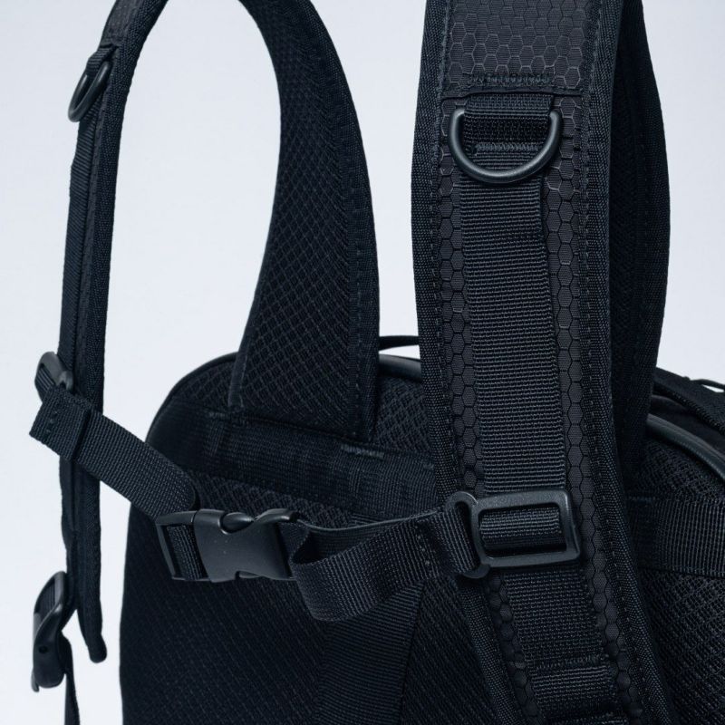 BEAMS DESIGN Waterproof バックパック(L) ブラック