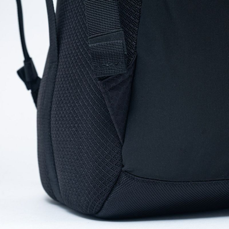 BEAMS DESIGN Waterproof バックパック(L) ブラック