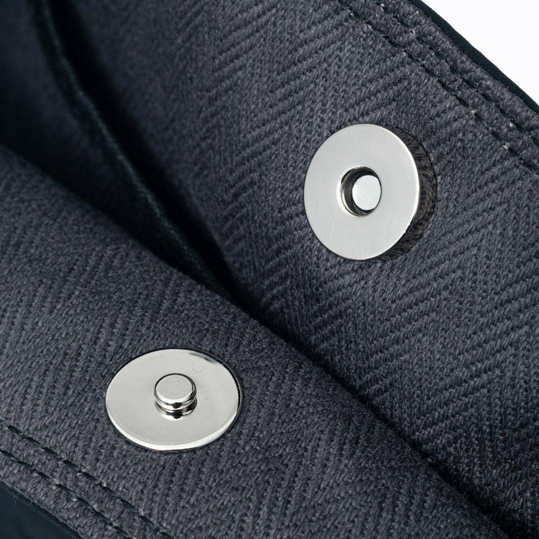 MANIUNO KAJIF トートバッグ(M) ブラック