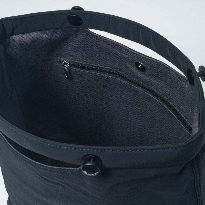MANIUNO KAJIF トートバッグ(M) ブラック