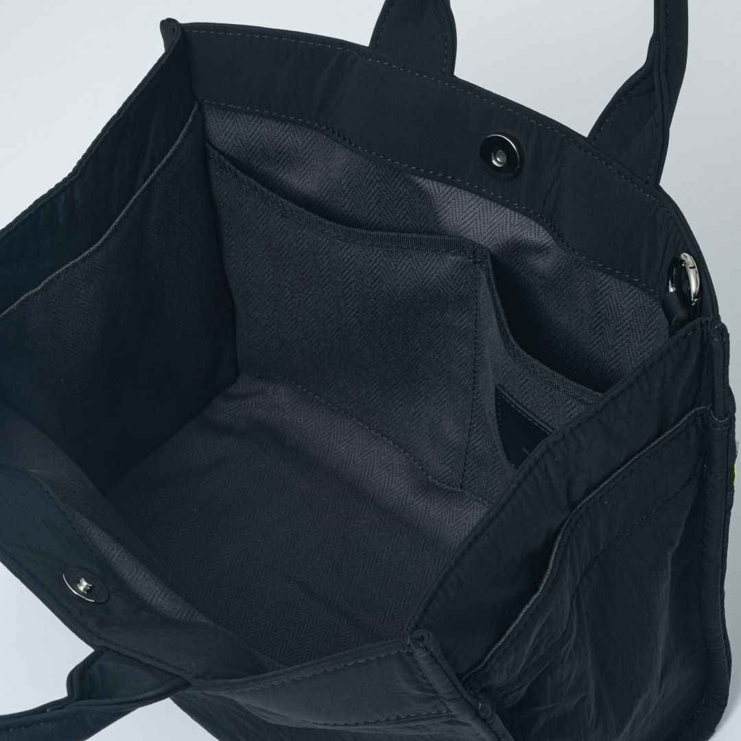 MANIUNO KAJIF スクエアミニトート(M) ブラック