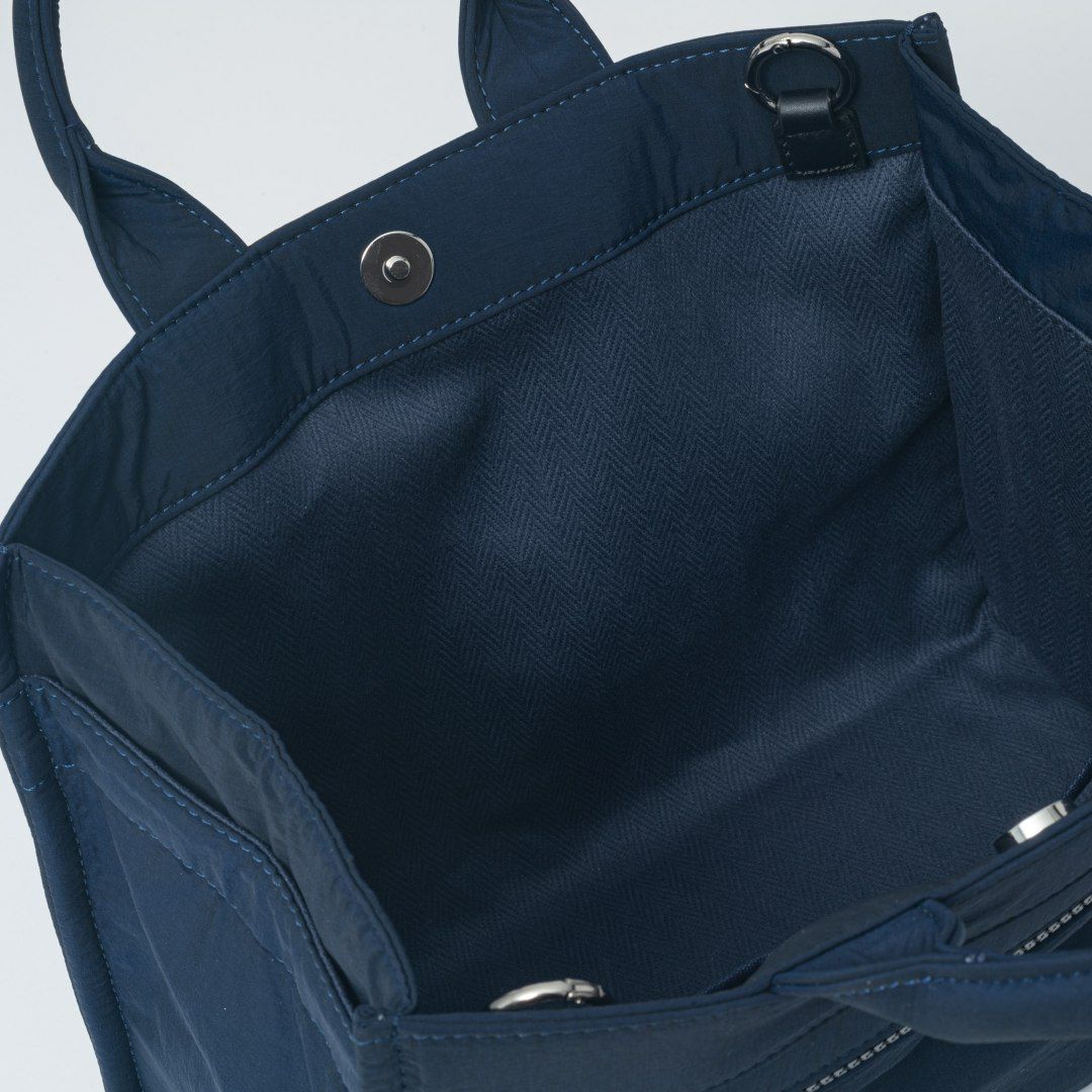 MANIUNO KAJIF スクエアミニトート(M) ネイビー