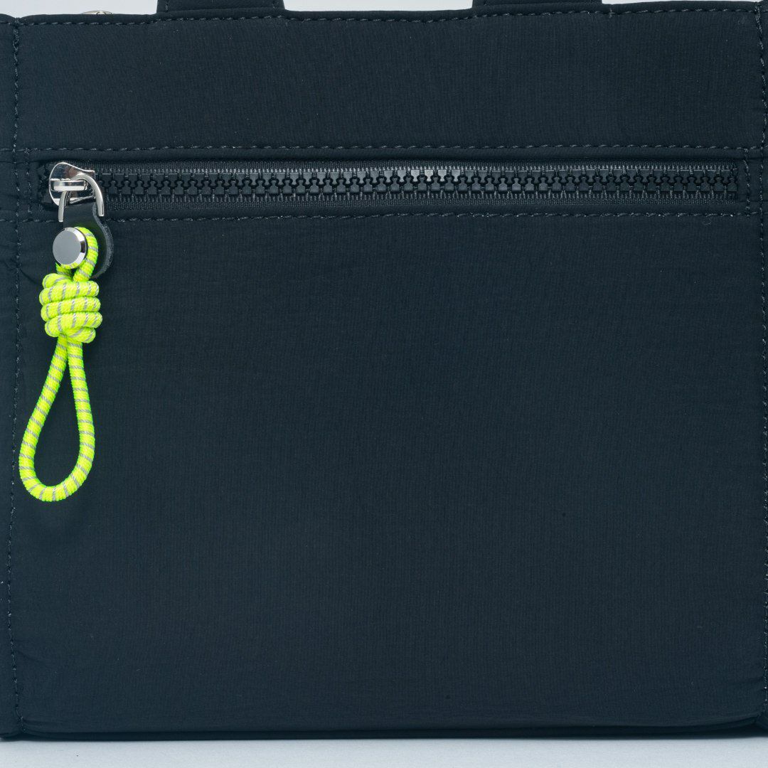 MANIUNO KAJIF スクエアミニトート(S) ブラック