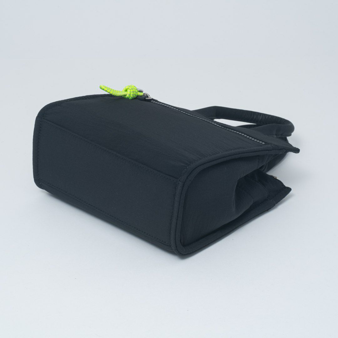 MANIUNO KAJIF スクエアミニトート(S) ブラック