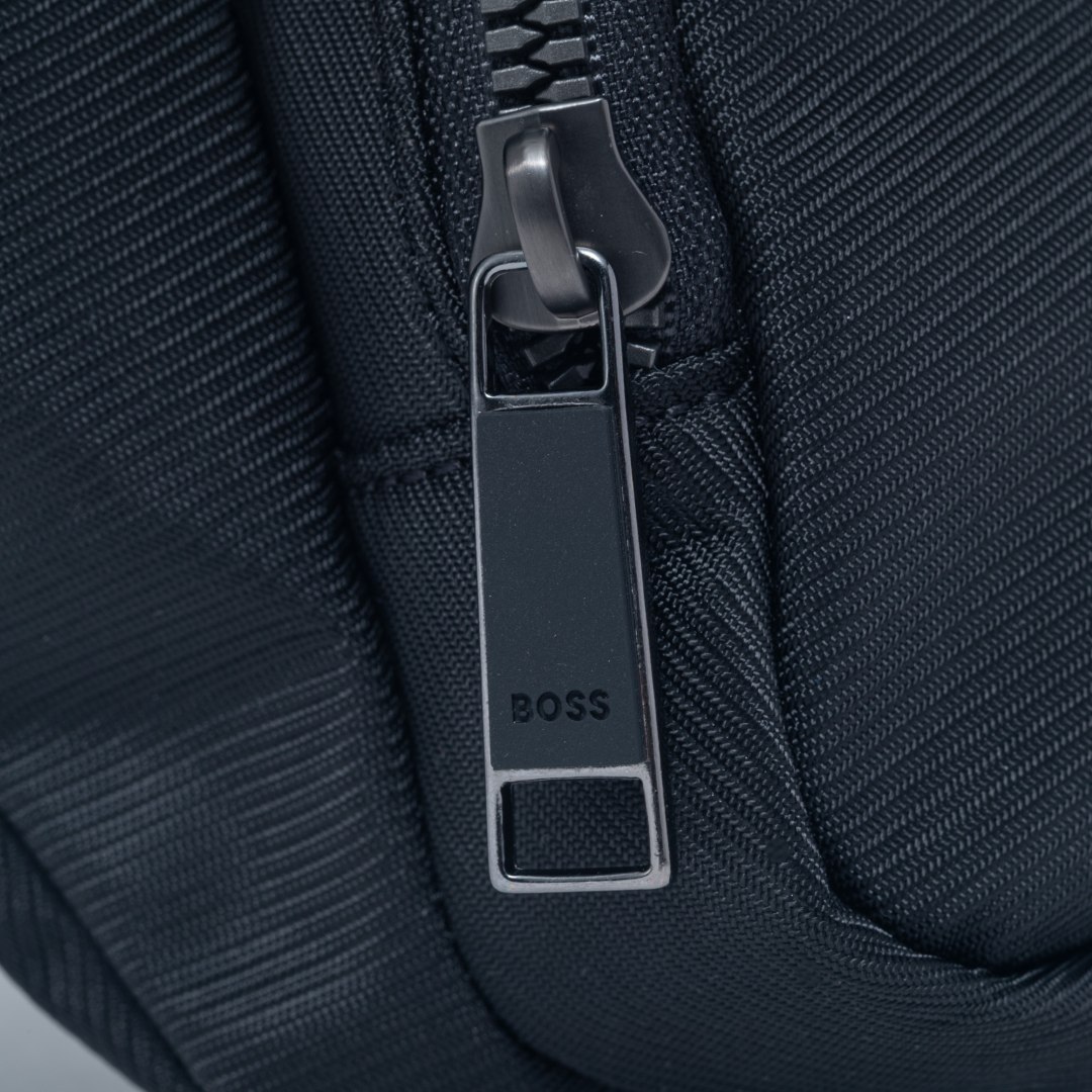 BOSS Catch ボディバッグ【HBMH5WS1】 商品｜THE BAGMANIA