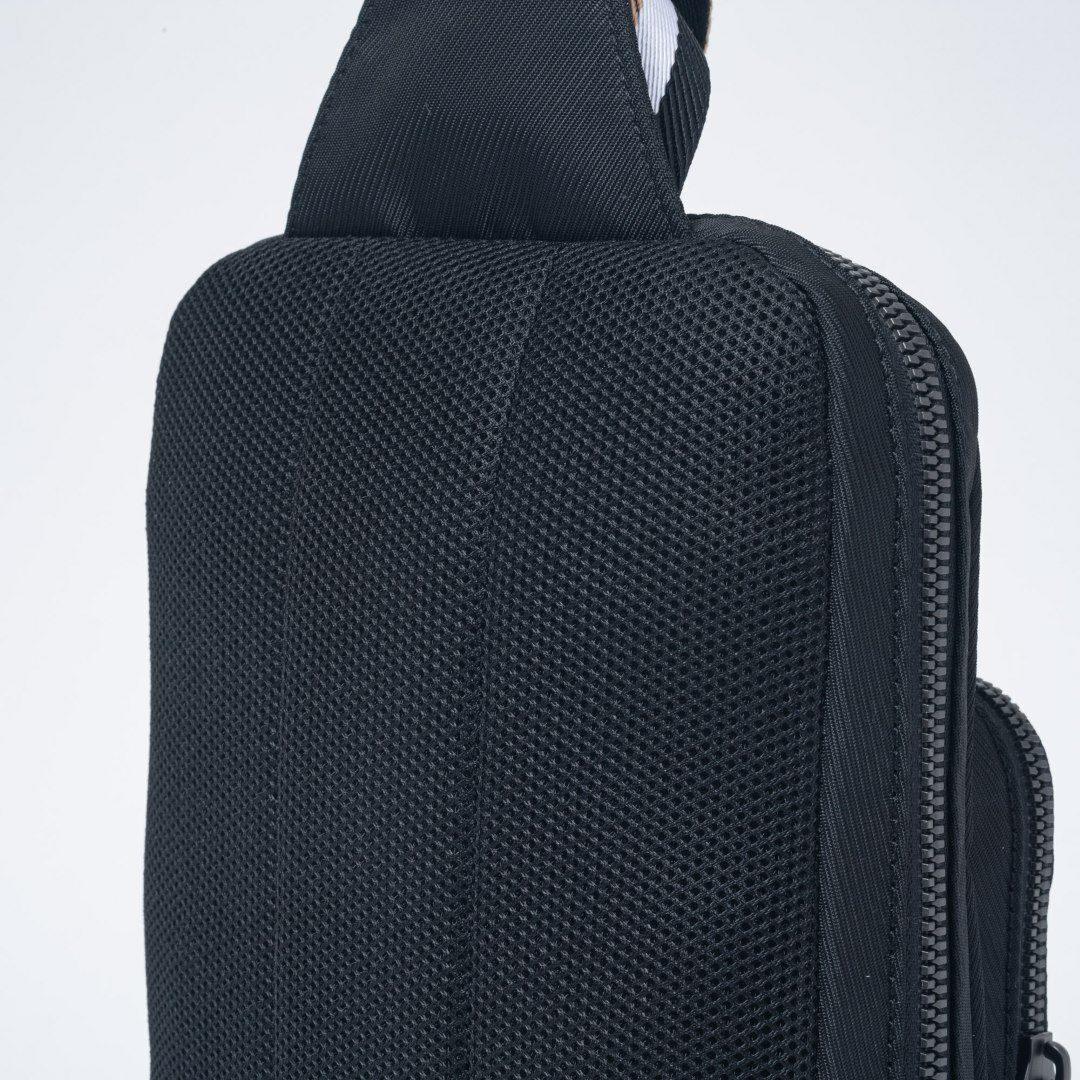 BOSS Catch ボディバッグ【HBMH5WS5】 ブラック