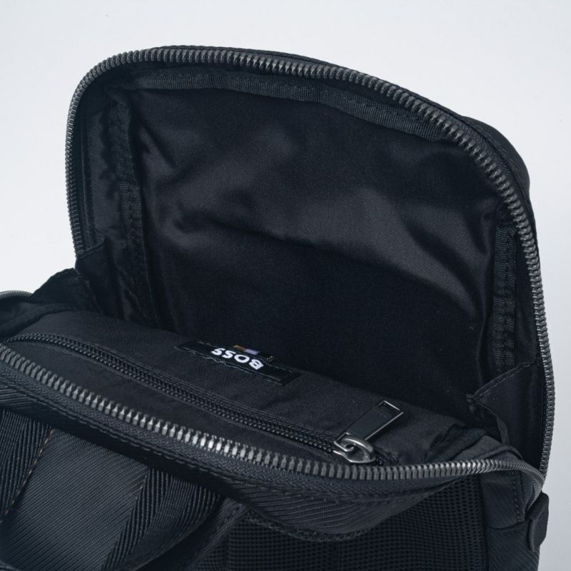 BOSS Catch ボディバッグ【HBMH5WS5】 ブラック