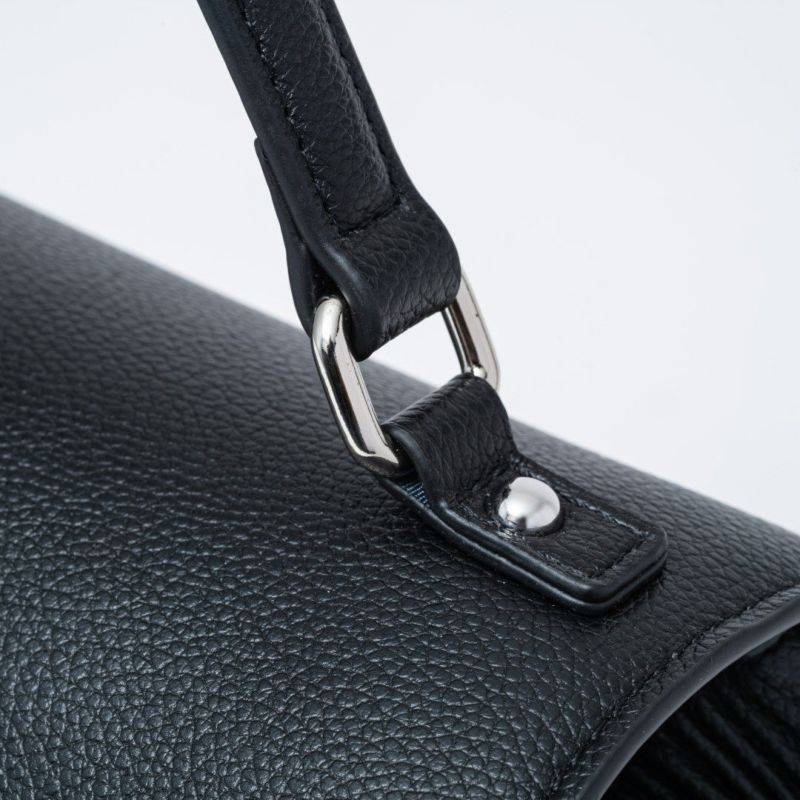 JILL STUARTインプルーブ 2WAYショルダー ブラック