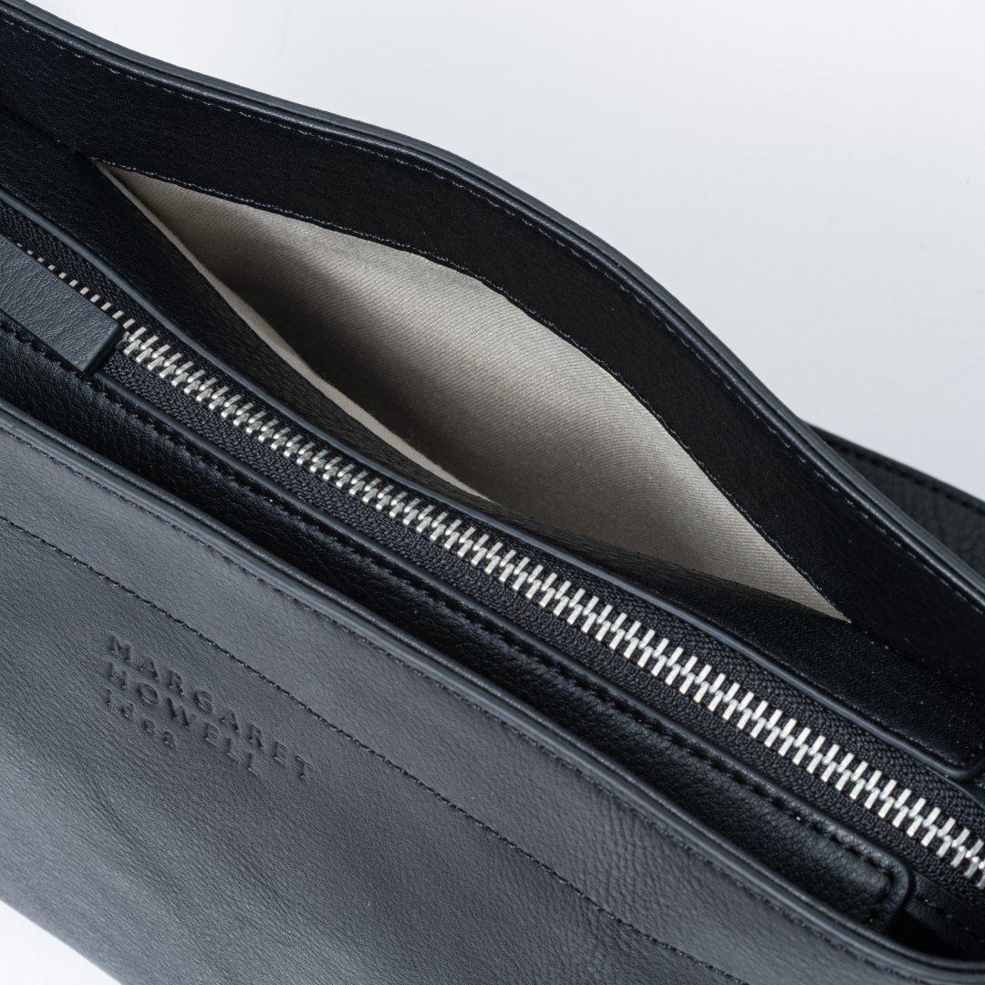 MARGARET HOWELL idea リドニー ショルダー ブラック