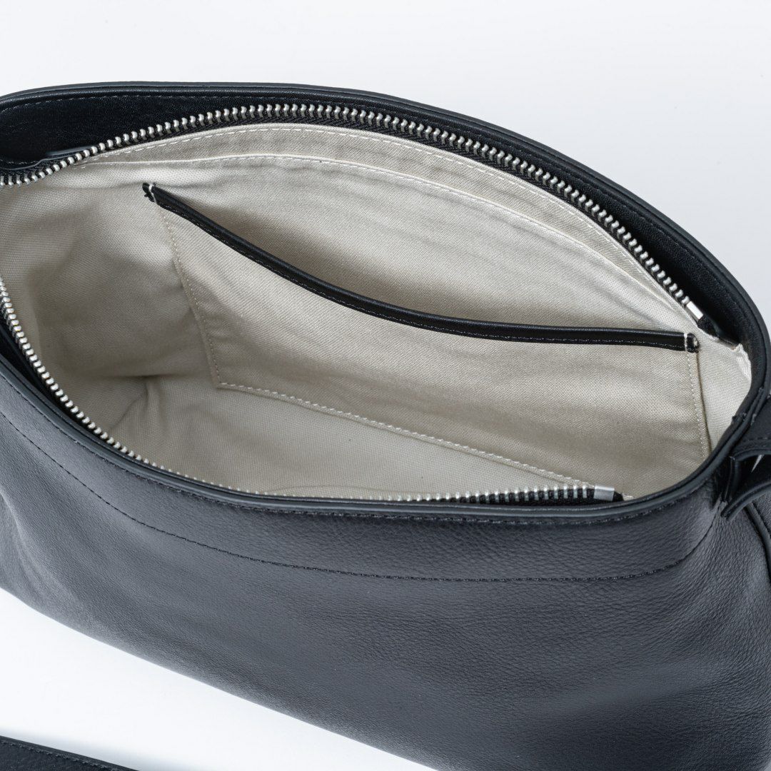 MARGARET HOWELL idea リドニー ショルダー ブラック