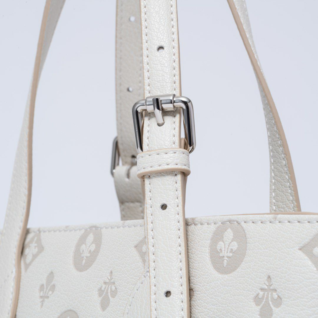 PATRICK COXリリーエンボス トート(M) ホワイト