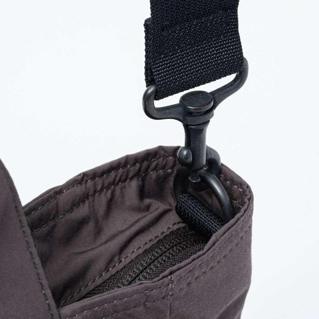 MARGARET HOWELL idea マドックス 2WAYハンド チャコールグレー