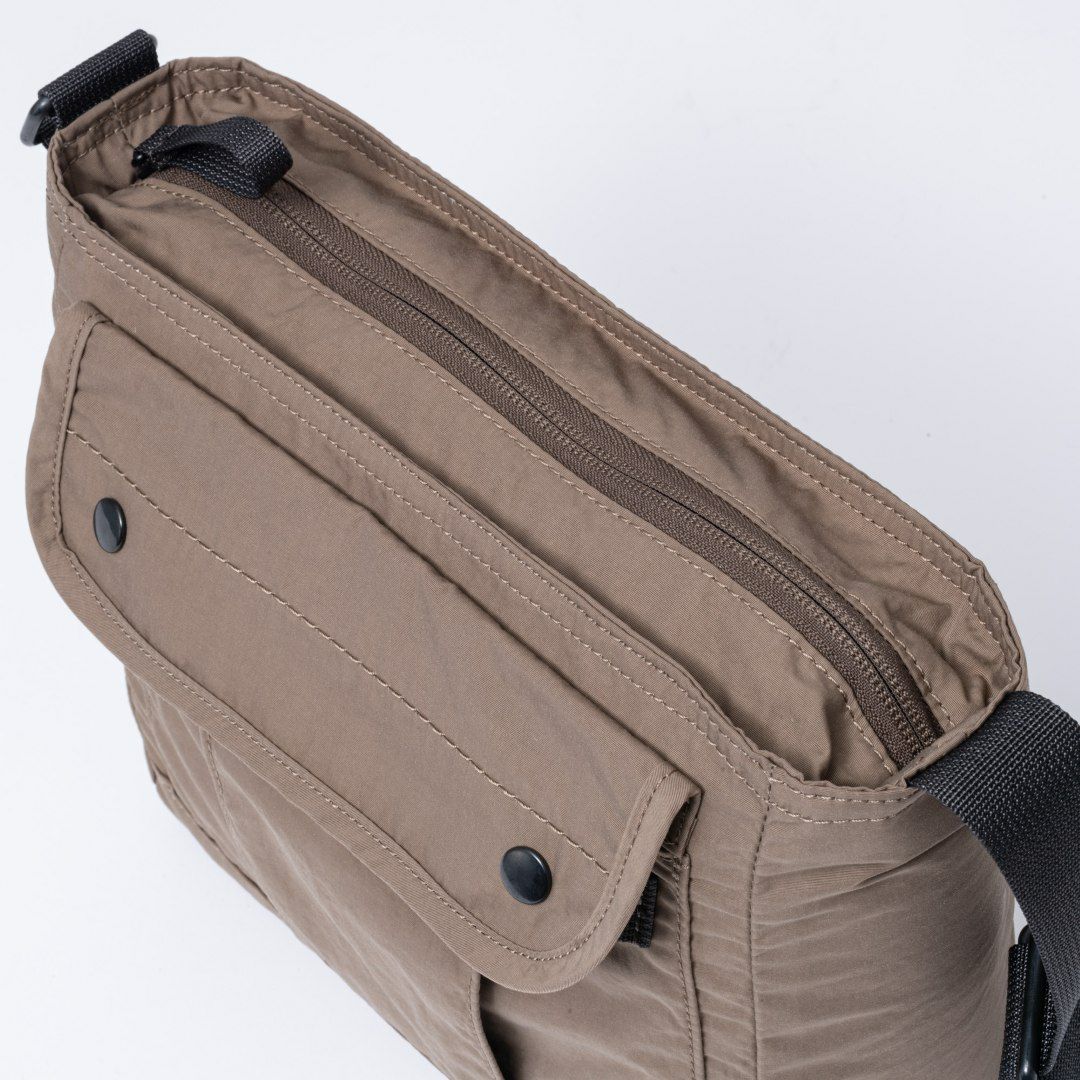 MARGARET HOWELL idea マドックス ショルダー ベージュ