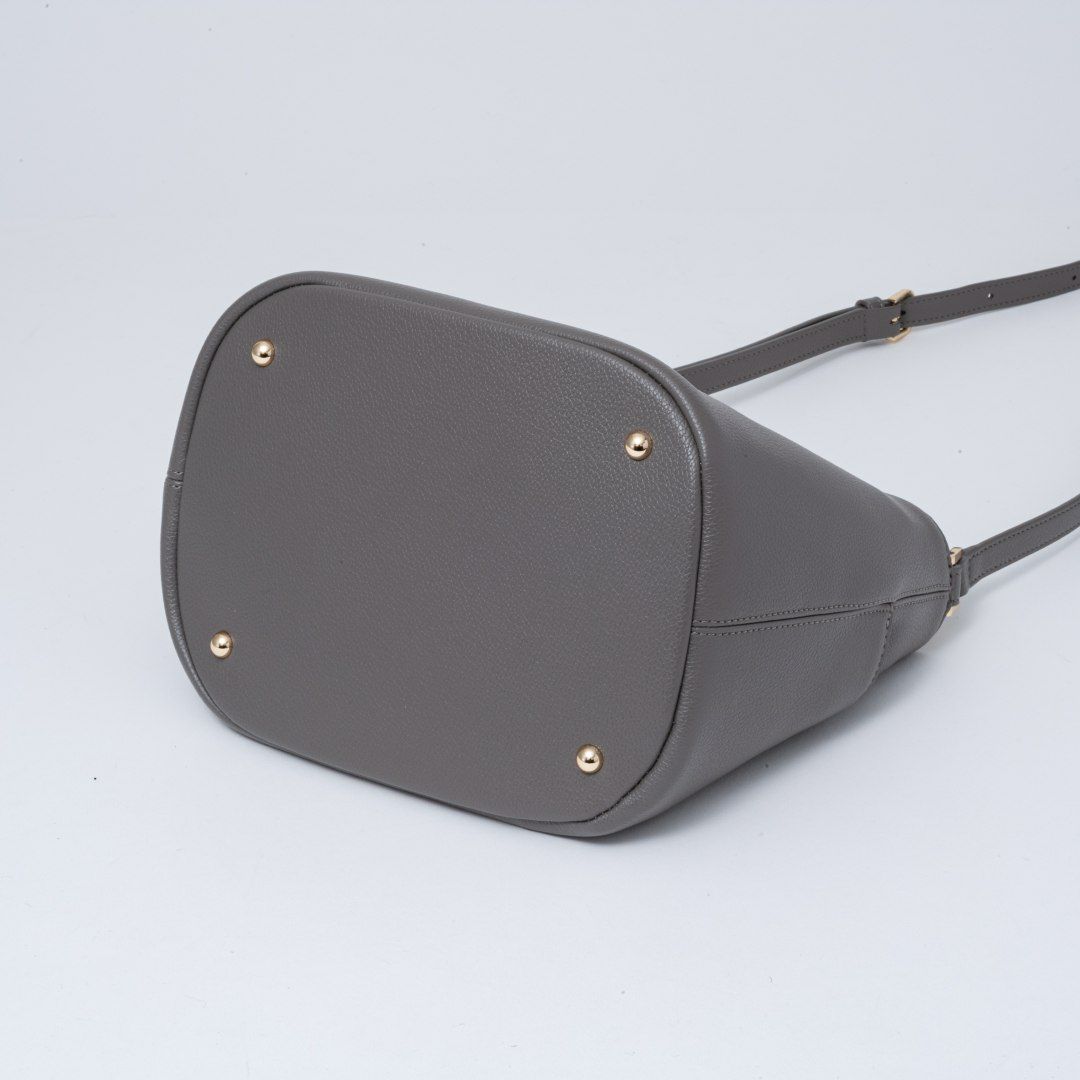 JILL STUART クレッセント ショルダー グレー