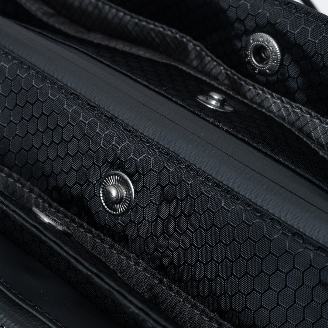 BEAMS DESIGN Watertight トートバッグ【BMMH5GT1】 ブラック