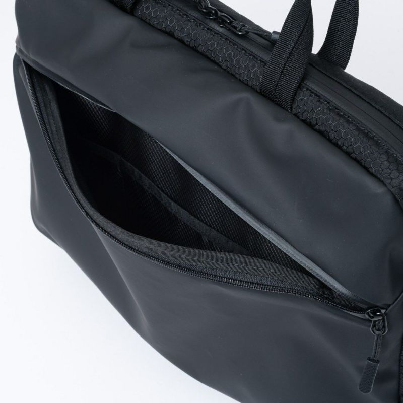 BEAMS DESIGN Watertight ブリーフケース(S)【BMMH5GT2】 ブラック