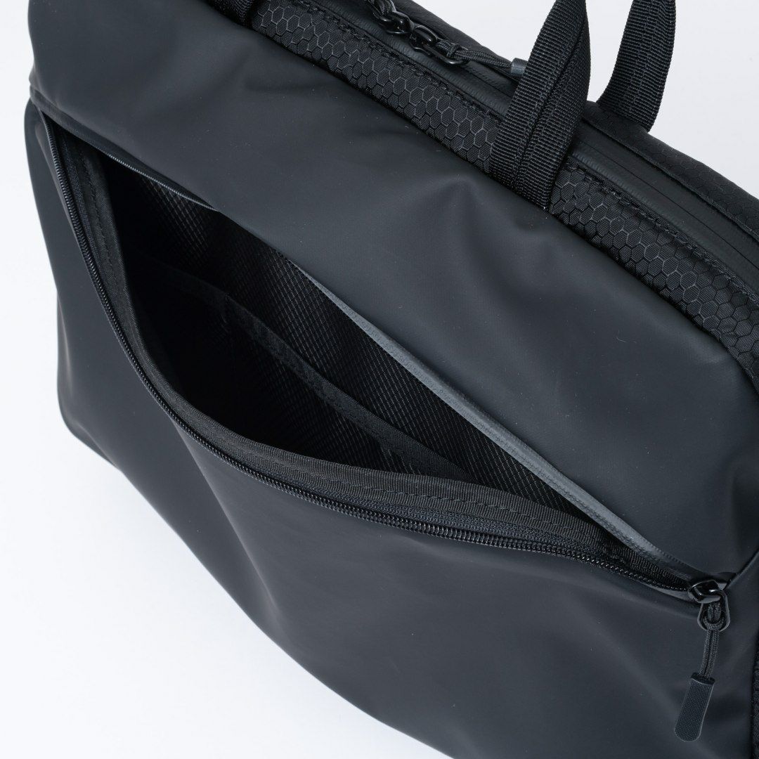 BEAMS DESIGN Watertight ブリーフケース(S)【BMMH5GT2】 ブラック