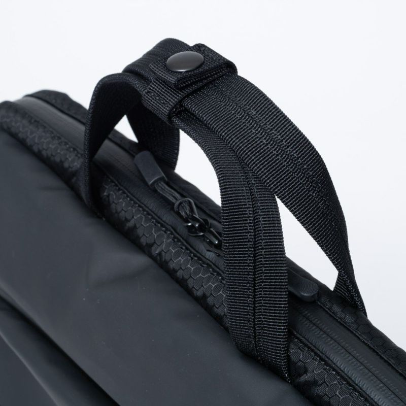 BEAMS DESIGN Watertight ブリーフケース(S)【BMMH5GT2】 ブラック