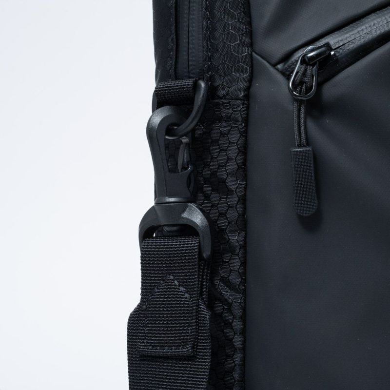 BEAMS DESIGN Watertight ブリーフケース(S)【BMMH5GT2】 ブラック