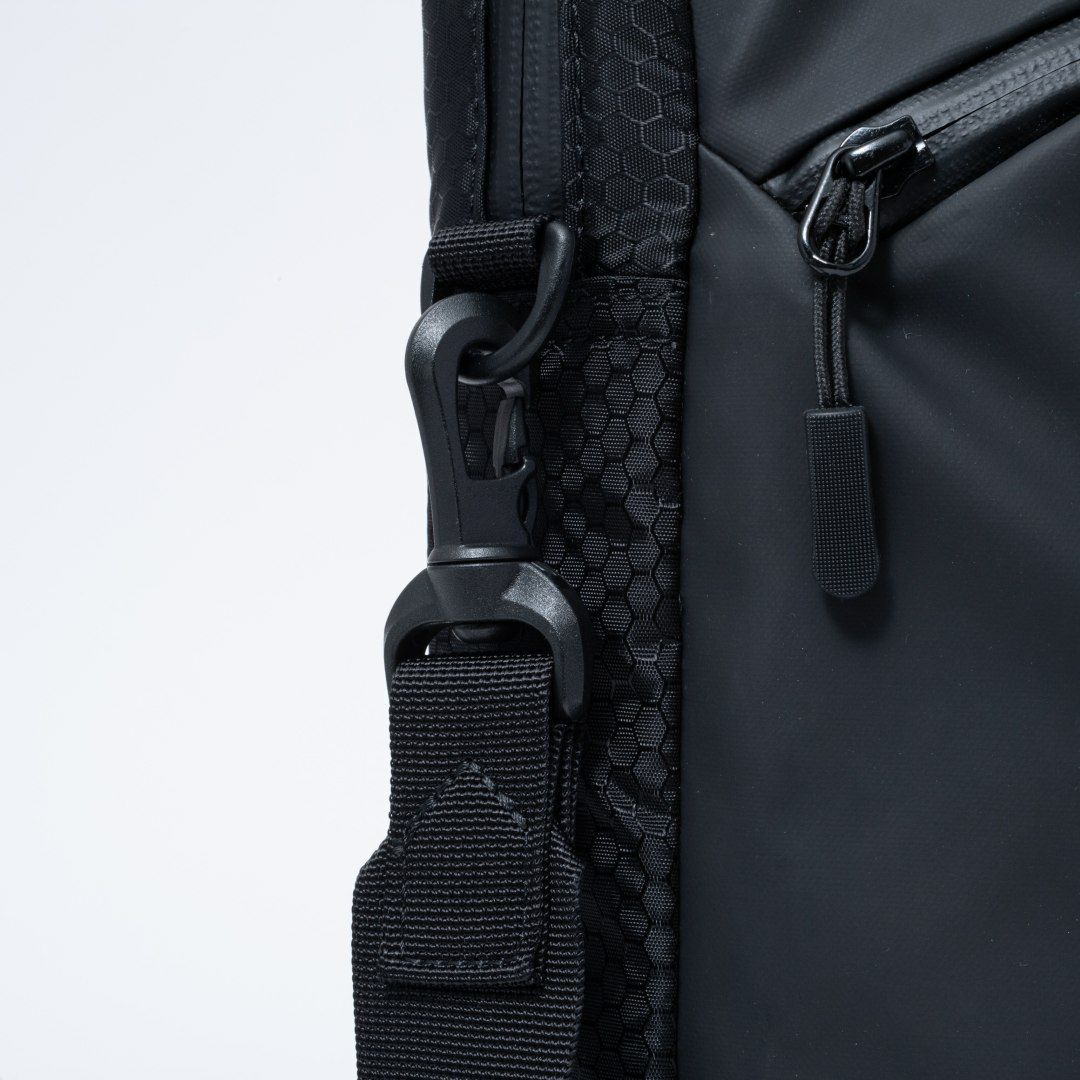 BEAMS DESIGN Watertight ブリーフケース(S)【BMMH5GT2】 ブラック