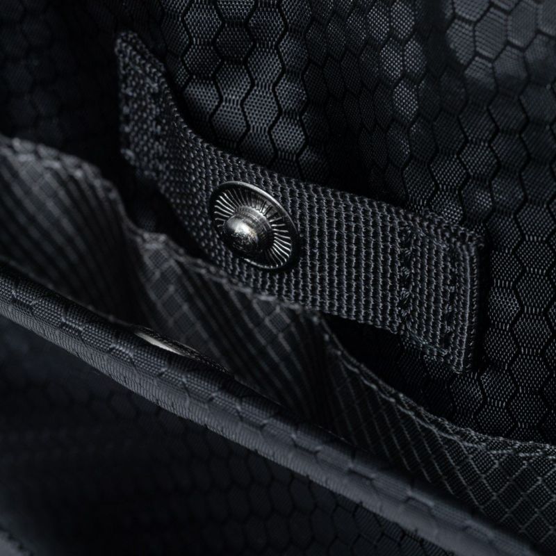 BEAMS DESIGN Watertight ブリーフケース(S)【BMMH5GT2】 ブラック