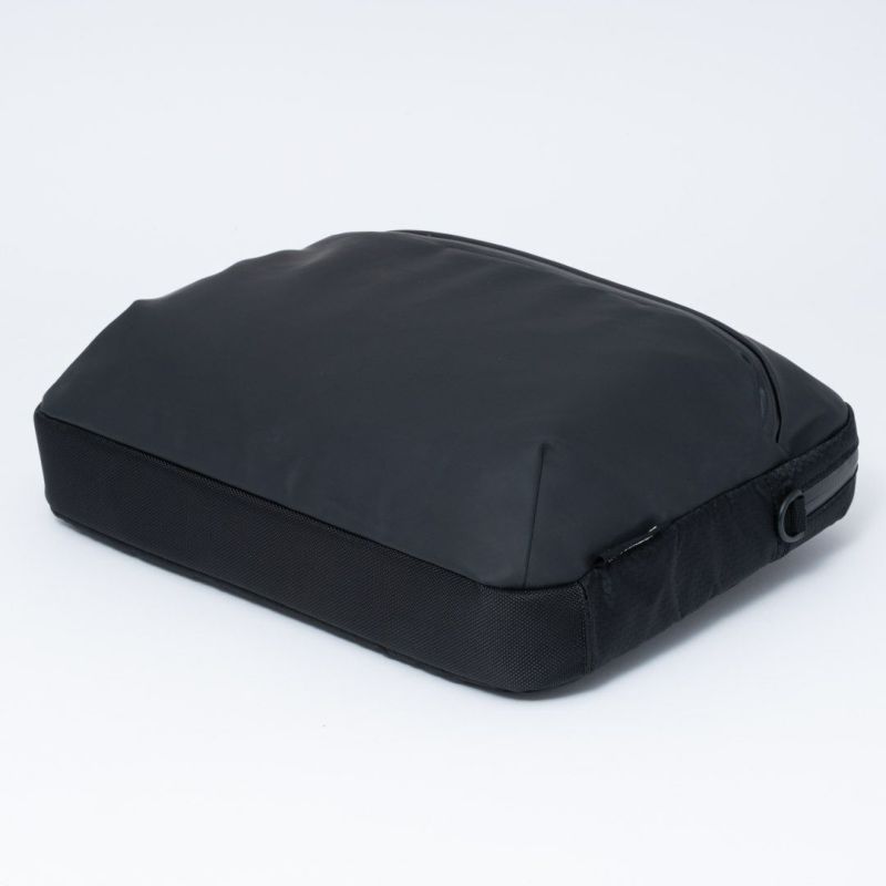 BEAMS DESIGN Watertight ブリーフケース(S)【BMMH5GT2】 ブラック