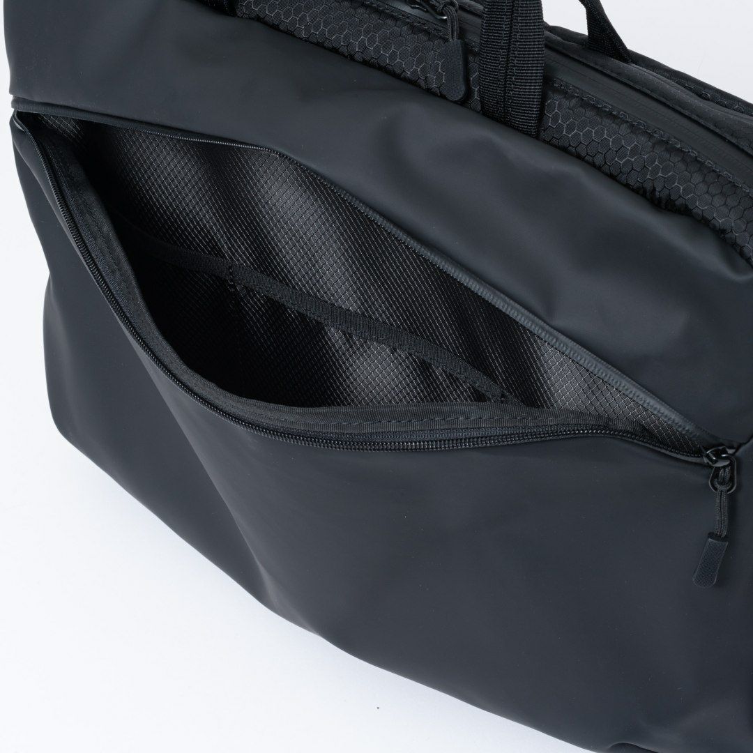 BEAMS DESIGN Watertight ブリーフケース(M)【BMMH5GT3】 ブラック