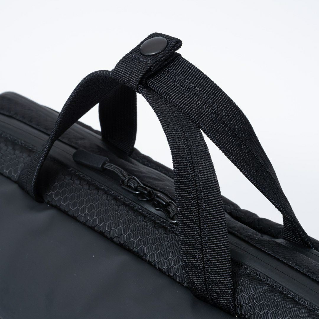 BEAMS DESIGN Watertight ブリーフケース(M)【BMMH5GT3】 ブラック