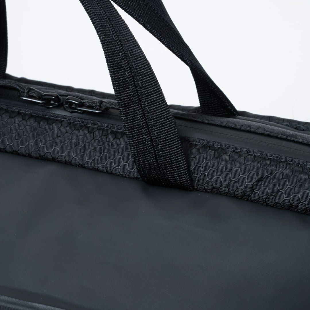 BEAMS DESIGN Watertight ブリーフケース(M)【BMMH5GT3】 ブラック