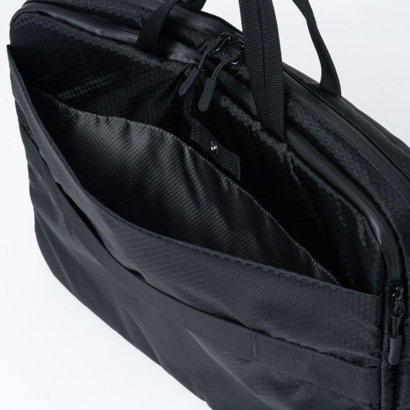 BEAMS DESIGN Watertight ブリーフケース(M)【BMMH5GT3】 ブラック