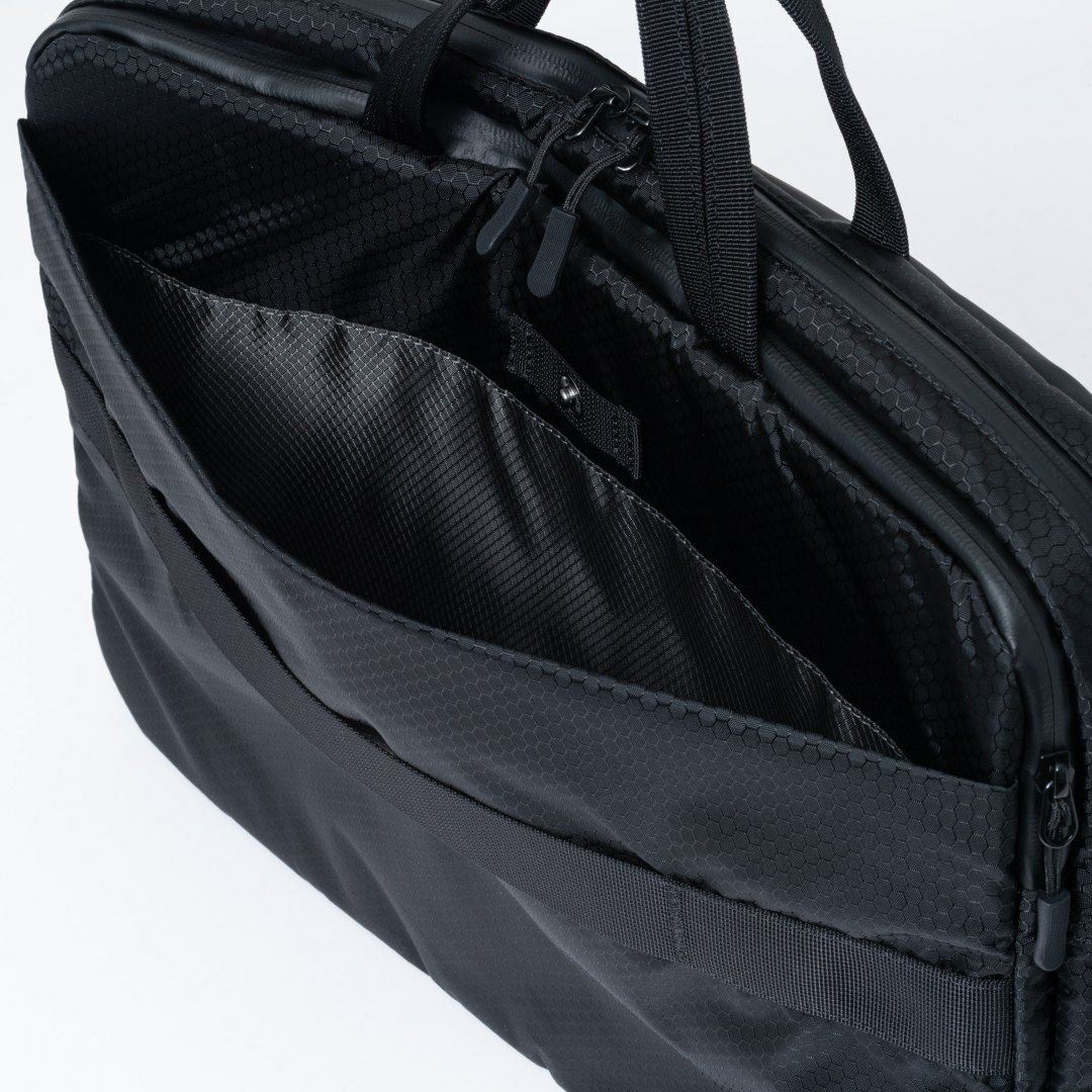 BEAMS DESIGN Watertight ブリーフケース(M)【BMMH5GT3】 ブラック