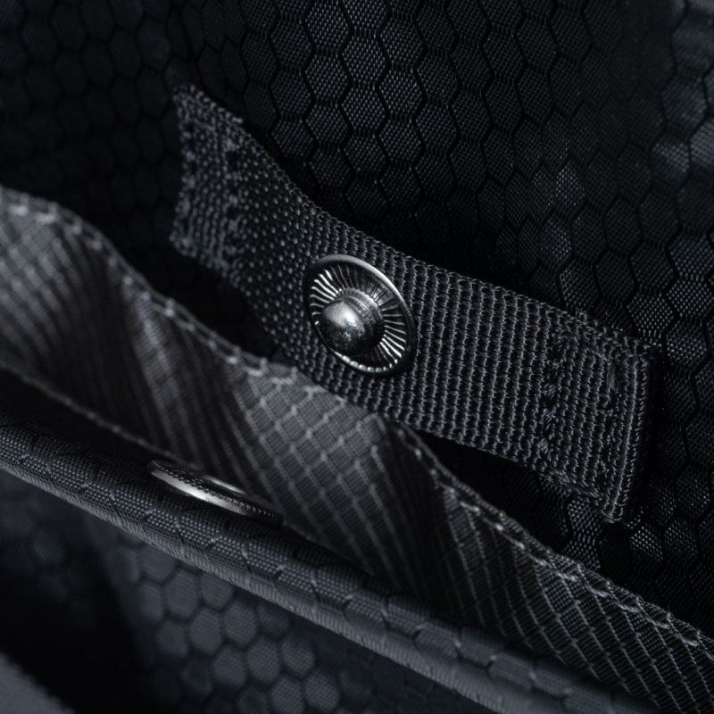 BEAMS DESIGN Watertight ブリーフケース(M)【BMMH5GT3】 ブラック