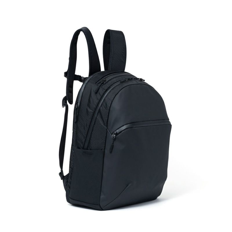BEAMS DESIGN Watertight バックパック(M)【BMMH5GR1】 ブラック