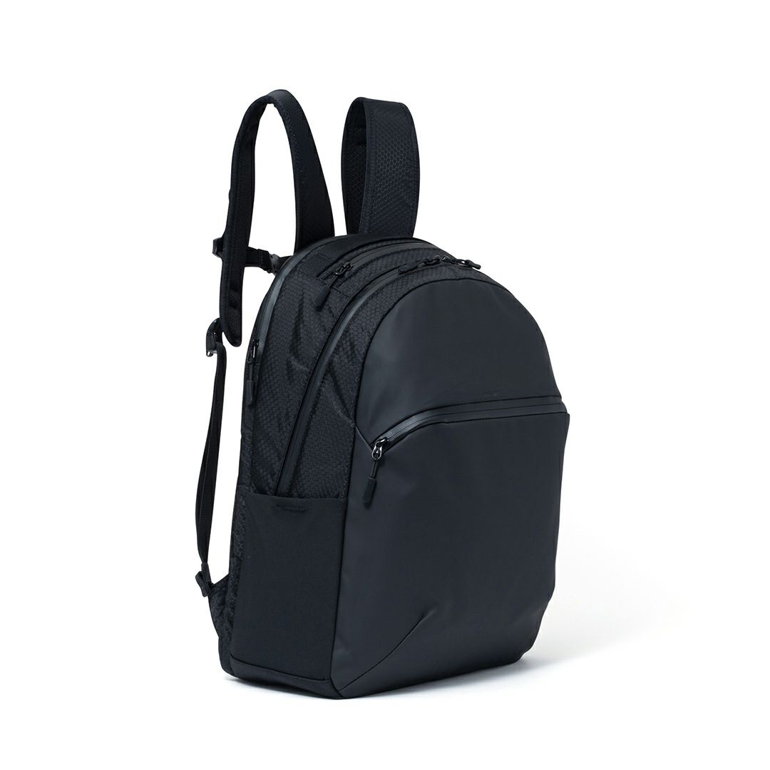 BEAMS DESIGN Watertight バックパック(M)【BMMH5GR1】 ブラック