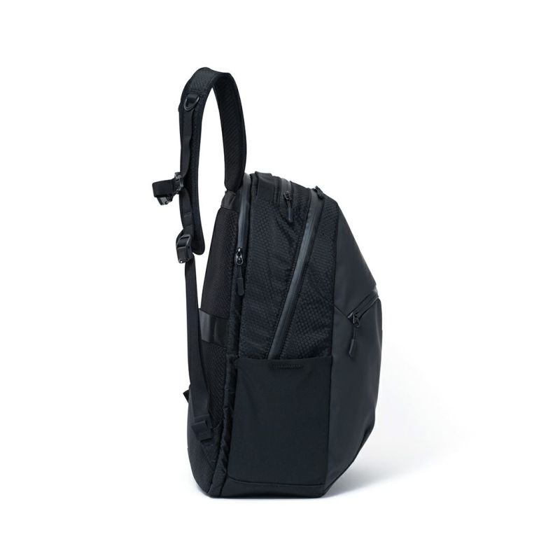 BEAMS DESIGN Watertight バックパック(M)【BMMH5GR1】 ブラック