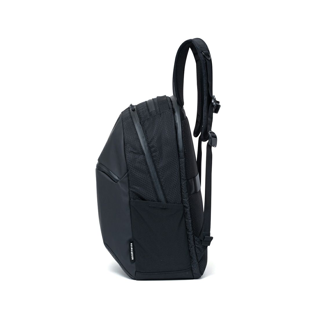 BEAMS DESIGN Watertight バックパック(M)【BMMH5GR1】 ブラック